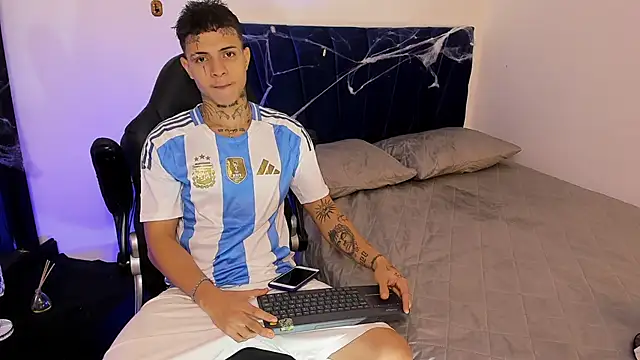 Snapshot of john_mystic chatting on October 30, 2025, 4:33 am john mystic online show from October 30, 2025, 4:33 am