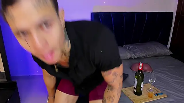 Snapshot of john_mystic chatting on December 4, 2025, 2:43 am john mystic online show from December 4, 2025, 2:43 am