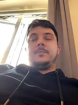 Snapshot of XXKieran chatting on October 22, 2025, 12:15 pm XXKieran online show from October 22, 2025, 12:15 pm