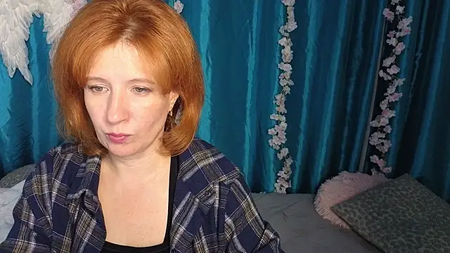 Elannaria online show from October 12, 2025, 5:58 pm