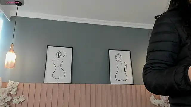 Mila Hank  online show from February 26, 2026, 12:05 pm