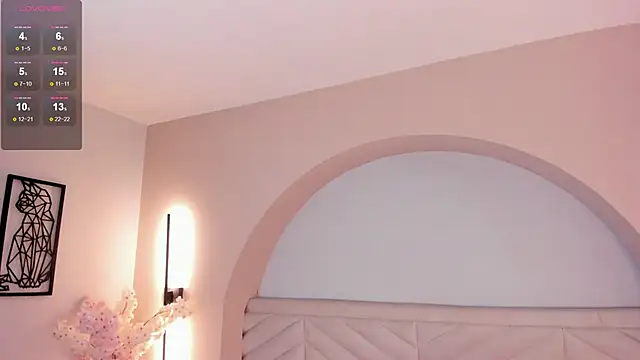 Mila Hank  online show from April 15, 2026, 12:21 pm