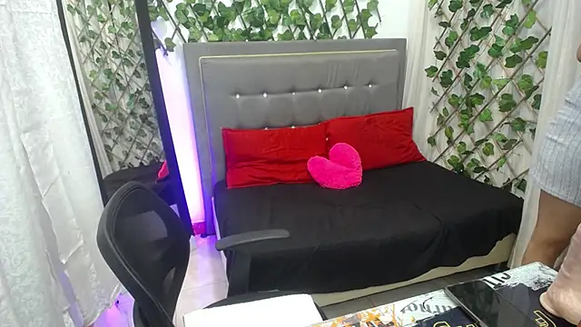 Snapshot of ivone_golosa chatting on February 24, 2026, 9:26 pm ivone golosa online show from February 24, 2026, 9:26 pm