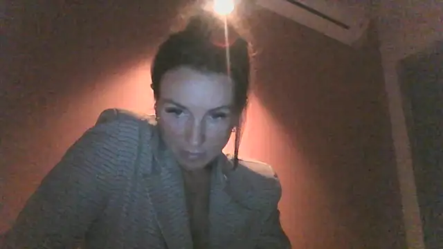 Snapshot of Justnani001 chatting on September 17, 2025, 8:44 pm Justnani001 online show from September 17, 2025, 8:44 pm