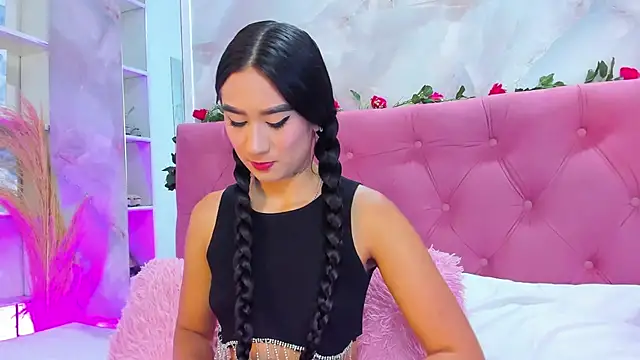 Snapshot of Nicolqueen_ chatting on November 6, 2025, 11:14 am Nicolqueen online show from November 6, 2025, 11:14 am