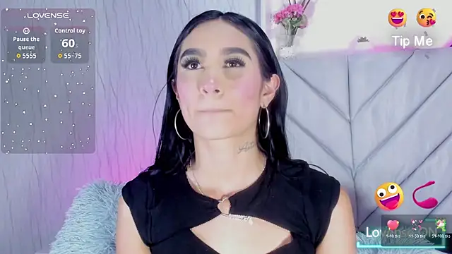 Snapshot of Nicolqueen_ chatting on December 14, 2025, 9:15 am Nicolqueen online show from December 14, 2025, 9:15 am