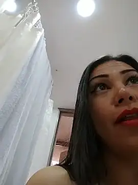 KittyHoleshot87 online show from September 9, 2025, 3:43 pm