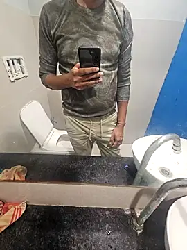 Snapshot of Gamecoc chatting on November 28, 2025, 5:40 am Gamecoc online show from November 28, 2025, 5:40 am