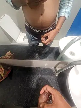 Snapshot of Gamecoc chatting on November 29, 2025, 10:48 am Gamecoc online show from November 29, 2025, 10:48 am