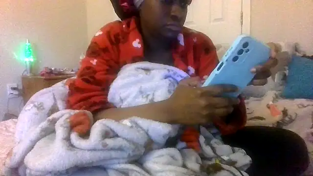 Snapshot of prettymaa chatting on May 3, 2026, 10:46 pm prettymaa online show from May 3, 2026, 10:46 pm