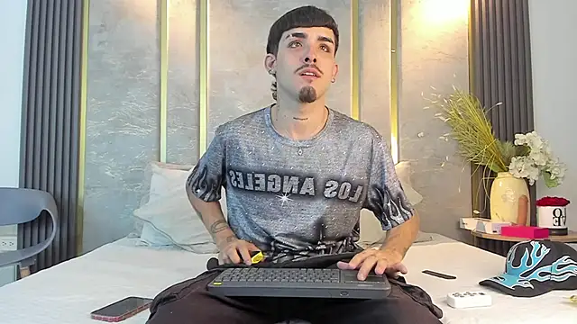 NikoStone  online show from May 28, 2026, 12:29 am