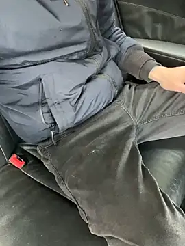 Snapshot of bmwe71 chatting on February 11, 2026, 12:49 pm bmwe71 online show from February 11, 2026, 12:49 pm