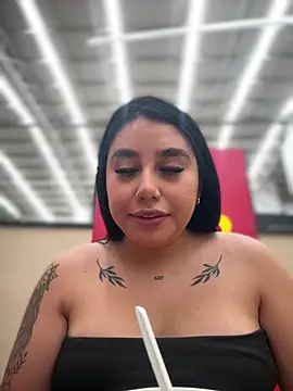 Snapshot of Sophie_Dreamss chatting on October 27, 2025, 7:48 pm Sophie Dreamss online show from October 27, 2025, 7:48 pm