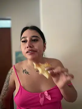 Snapshot of Sophie_Dreamss chatting on November 23, 2025, 5:45 pm Sophie Dreamss online show from November 23, 2025, 5:45 pm