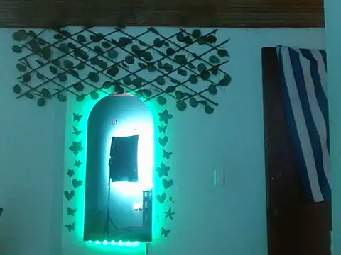 canelasexy 1 online show from April 13, 2026, 8:24 pm