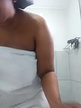 Snapshot of trickyOne chatting on November 26, 2025, 11:21 am trickyOne online show from November 26, 2025, 11:21 am