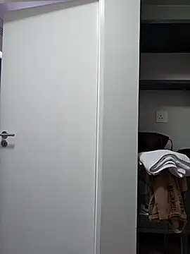 Snapshot of trickyOne chatting on November 18, 2025, 7:22 am trickyOne online show from November 18, 2025, 7:22 am