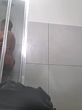 Snapshot of trickyOne chatting on November 17, 2025, 6:06 am trickyOne online show from November 17, 2025, 6:06 am