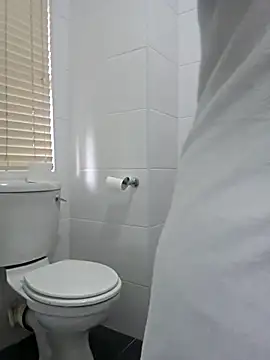 Snapshot of trickyOne chatting on October 29, 2025, 12:15 pm trickyOne online show from October 29, 2025, 12:15 pm