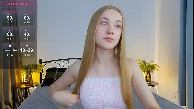 Snapshot of KumiKruz chatting on September 19, 2025, 12:42 pm KumiKruz online show from September 19, 2025, 12:42 pm