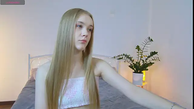 Snapshot of KumiKruz chatting on September 25, 2025, 4:24 pm KumiKruz online show from September 25, 2025, 4:24 pm