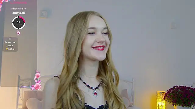 Snapshot of KumiKruz chatting on October 30, 2025, 2:25 pm KumiKruz online show from October 30, 2025, 2:25 pm