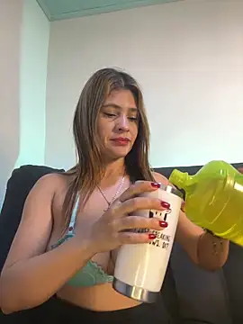 Snapshot of Skarlett_12_ chatting on October 22, 2025, 11:20 am Skarlett 12 online show from October 22, 2025, 11:20 am