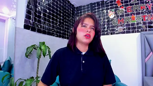 Snapshot of Sofia_villareal chatting on December 15, 2025, 12:55 pm Sofia villareal online show from December 15, 2025, 12:55 pm