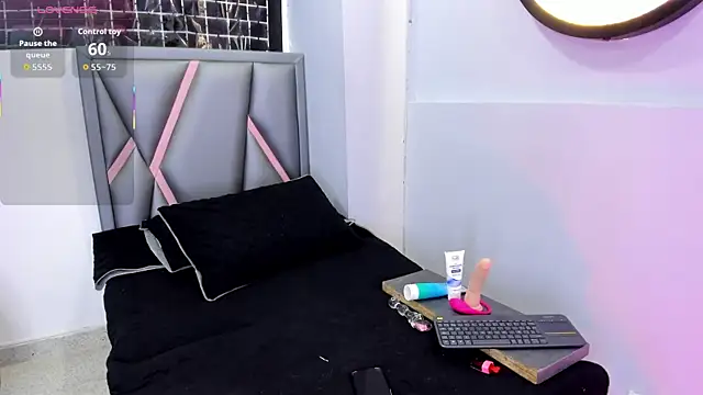 Snapshot of Sofia_villareal chatting on November 17, 2025, 12:20 pm Sofia villareal online show from November 17, 2025, 12:20 pm