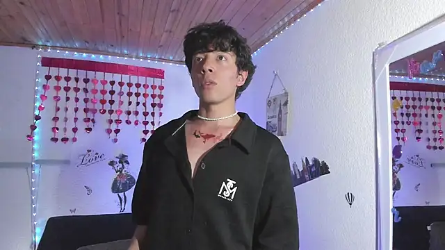 Dani Lips  online show from September 15, 2025, 9:04 pm