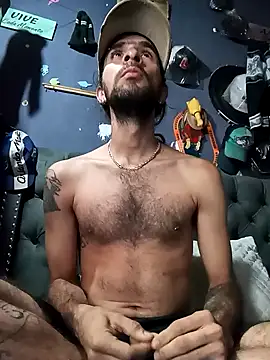 Snapshot of hairy_mannn chatting on December 15, 2025, 1:28 pm hairy mannn online show from December 15, 2025, 1:28 pm