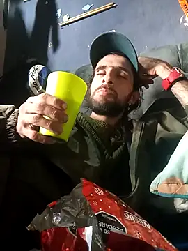 Snapshot of hairy_mannn chatting on December 20, 2025, 4:32 pm hairy mannn online show from December 20, 2025, 4:32 pm