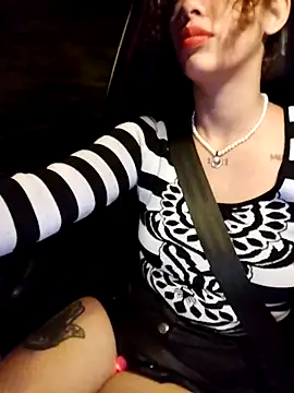 Snapshot of roxyrougee chatting on December 18, 2025, 8:41 am roxyrougee online show from December 18, 2025, 8:41 am