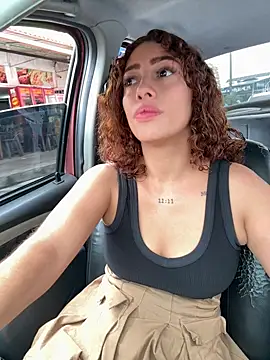 roxyrougee online show from January 15, 2026, 4:21 pm