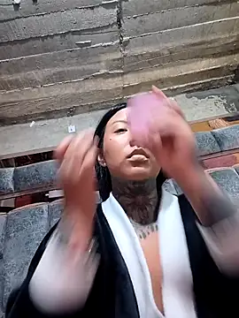 missashlyrosette online show from November 11, 2025, 11:09 pm