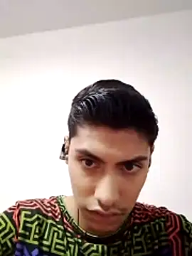 aispuro8505 online show from December 4, 2025, 5:06 am