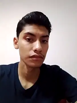 aispuro8505 online show from December 5, 2025, 5:28 am