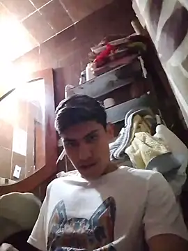 Snapshot of aispuro8505 chatting on February 15, 2026, 7:51 am aispuro8505 online show from February 15, 2026, 7:51 am