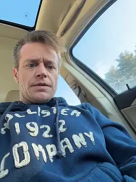 DILFiGuess11 online show from February 13, 2026, 1:44 pm