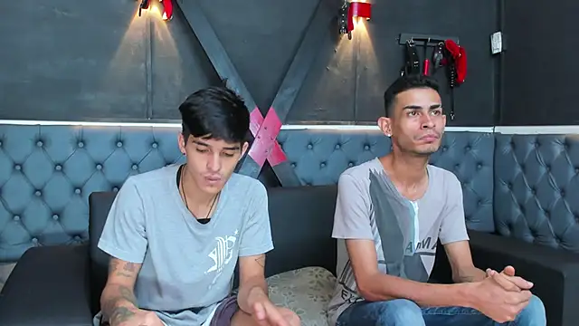 Snapshot of Golldens_Dreamss chatting on November 13, 2025, 12:42 pm Golldens Dreamss online show from November 13, 2025, 12:42 pm