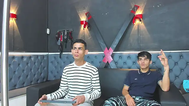 Snapshot of Golldens_Dreamss chatting on November 14, 2025, 12:09 pm Golldens Dreamss online show from November 14, 2025, 12:09 pm