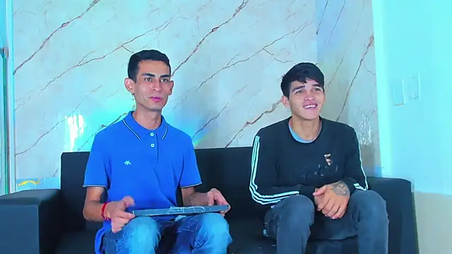 Snapshot of Golldens_Dreamss chatting on November 6, 2025, 11:36 am Golldens Dreamss online show from November 6, 2025, 11:36 am