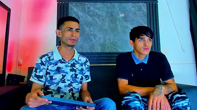 Snapshot of Golldens_Dreamss chatting on November 12, 2025, 12:42 pm Golldens Dreamss online show from November 12, 2025, 12:42 pm