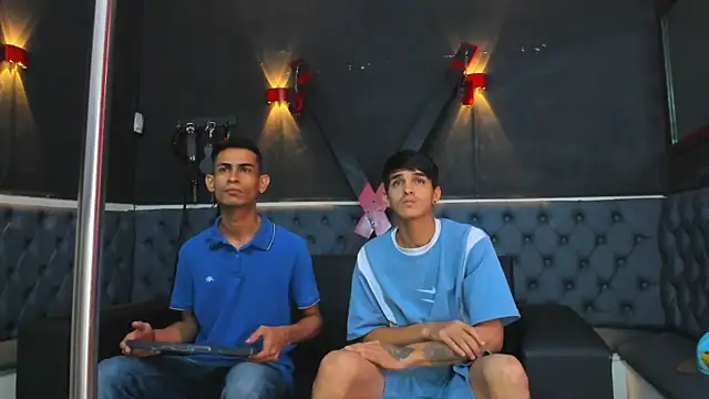 Snapshot of Golldens_Dreamss chatting on November 16, 2025, 12:54 pm Golldens Dreamss online show from November 16, 2025, 12:54 pm