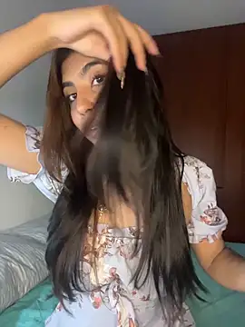 Snapshot of DianeSuns_ chatting on April 4, 2026, 4:41 am DianeSuns online show from April 4, 2026, 4:41 am