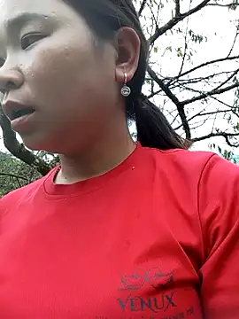 Snapshot of may-squirl chatting on October 22, 2025, 2:22 am may-squirl online show from October 22, 2025, 2:22 am