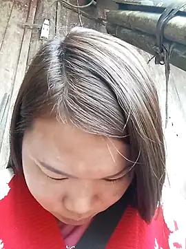 Snapshot of may-squirl chatting on December 5, 2025, 8:24 am may-squirl online show from December 5, 2025, 8:24 am