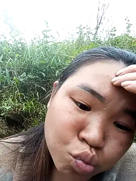 Snapshot of may-squirl chatting on October 24, 2025, 1:37 am may-squirl online show from October 24, 2025, 1:37 am