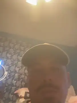 Snapshot of AlexR9700 chatting on June 27, 2026, 11:00 pm AlexR9700 online show from June 27, 2026, 11:00 pm