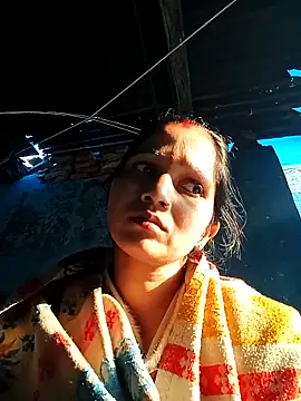 Snapshot of Jooli_xx chatting on November 21, 2025, 2:32 am Jooli xx online show from November 21, 2025, 2:32 am